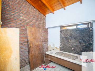 Casa en venta de 4 dormitorios c/ cochera en San Cayetano