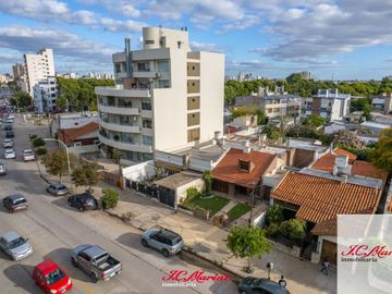 Casa en venta de 4 dormitorios c/ cochera en San Cayetano