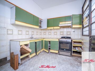 Casa en venta de 4 dormitorios c/ cochera en San Cayetano
