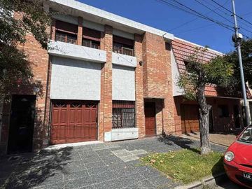 Casa PH en venta en Lanus Oeste