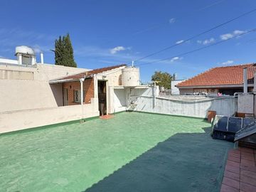Casa PH en venta en Lanus Oeste