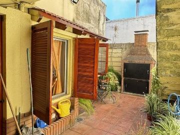 Casa PH en venta en Lanus Oeste