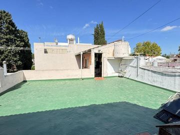 Casa PH en venta en Lanus Oeste