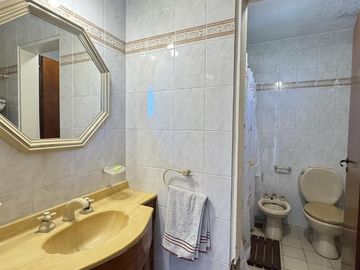 Casa PH en venta en Lanus Oeste