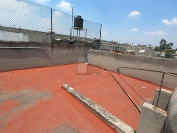 Casa uso de suelo en venta en Evolución, Nezahualcóyotl, México