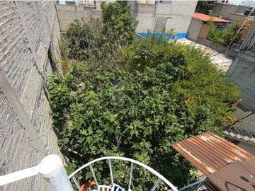Casa uso de suelo en venta en Evolución, Nezahualcóyotl, México