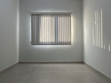 CASA EN VENTA CON ESTUDIO, CUMBRES DEL LAGO JURIQUILLA