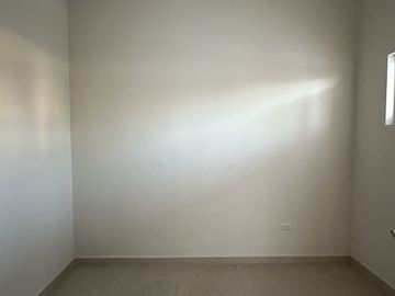 CASA EN VENTA CON ESTUDIO, CUMBRES DEL LAGO JURIQUILLA
