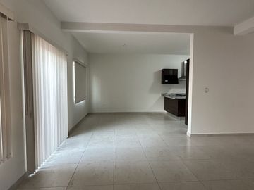 CASA EN VENTA CON ESTUDIO, CUMBRES DEL LAGO JURIQUILLA