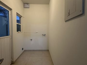 CASA EN VENTA CON ESTUDIO, CUMBRES DEL LAGO JURIQUILLA