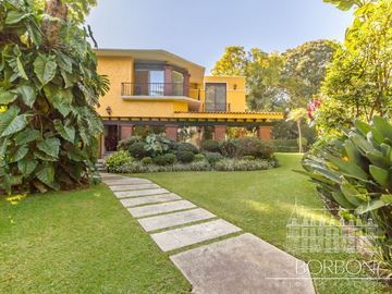 VILLA AMARELA
