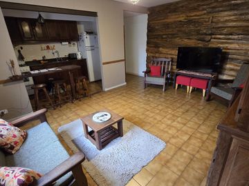 AMPLIO PH DE 3 AMBIENTES CON PATIO, QUINCHO Y TERRAZA EN PLANTA ALTA EN VENTA. SAN ISIDRO