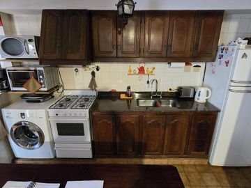 DEPARTAMENTO TIPO PH DE 3 AMBIENTES CON PATIO, QUINCHO Y TERRAZA EN PLANTA ALTA EN VENTA. SAN ISIDRO