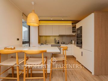 Moderno departamento semi nuevo en Las Condes!