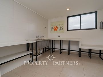 Moderno departamento semi nuevo en Las Condes!