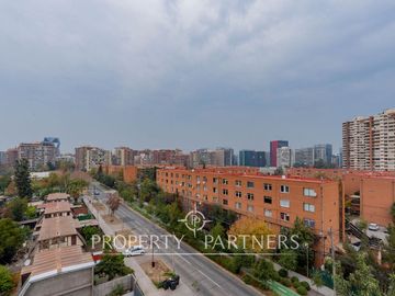 Moderno departamento semi nuevo en Las Condes!