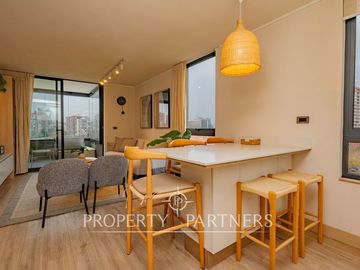 Moderno departamento semi nuevo en Las Condes!