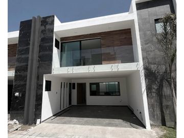 Casa En Venta En Fraccionamiento En La Radial