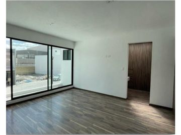 Casa En Venta En Fraccionamiento En La Radial