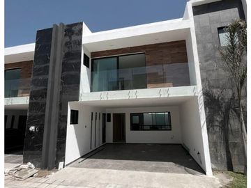 Casa En Venta Excelente Ubicación Junto A Arboreto