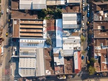 Propiedad industrial a pasos de av santa rosa