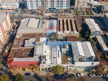 Propiedad industrial a pasos de av santa rosa