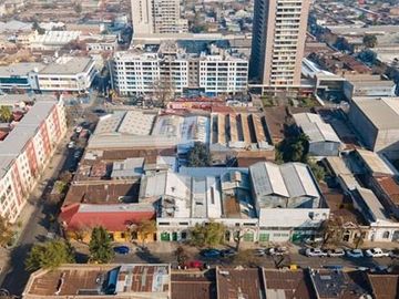Propiedad industrial a pasos de av santa rosa