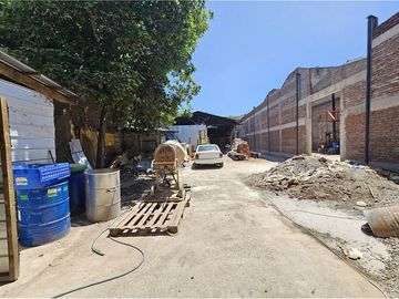 Propiedad industrial a pasos de av santa rosa