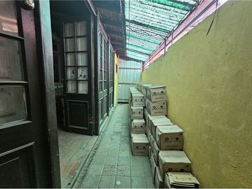 Propiedad industrial a pasos de av santa rosa