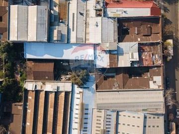 Propiedad industrial a pasos de av santa rosa
