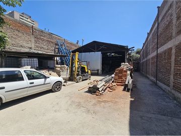 Propiedad industrial a pasos de av santa rosa
