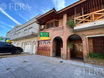 Venta PH 3 ambientes con cochera en Wilde