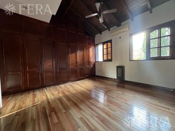 Venta PH 3 ambientes con cochera en Wilde