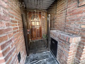 Venta PH 3 ambientes con cochera en Wilde