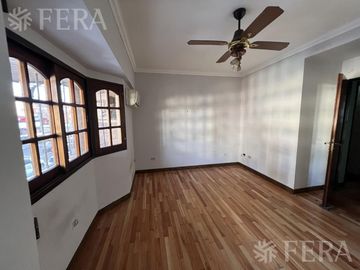 Venta PH 3 ambientes con cochera en Wilde