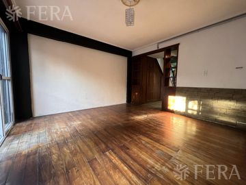 Venta PH 3 ambientes con cochera en Wilde