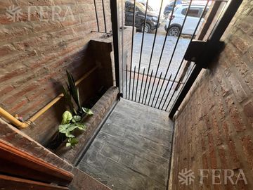 Venta PH 3 ambientes con cochera en Wilde