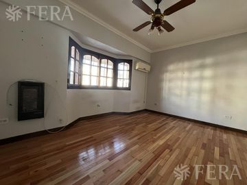 Venta PH 3 ambientes con cochera en Wilde