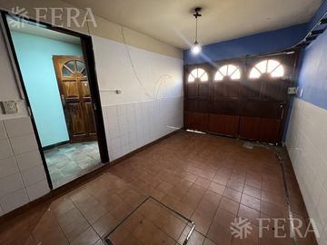 Venta PH 3 ambientes con cochera en Wilde