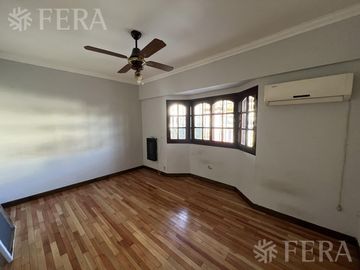 Venta PH 3 ambientes con cochera en Wilde