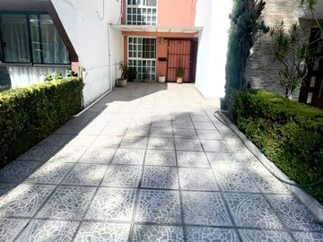 SE VENDE CASA en Fracc. Cañaverales 70, Coapa, Tlalpan, 14326,CDMX.