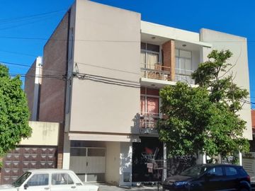 Av. Iriondo 2215 Piso 1 Dpto.