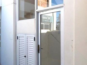 Av. Iriondo 2215 Piso 1 Dpto.