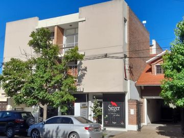 Av. Iriondo 2215 Piso 1 Dpto.