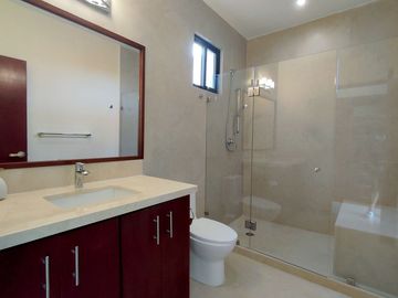 VIDA SERENA EN VILLA CONTEMPORÁNEA