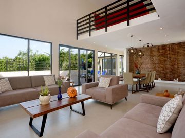 VIDA SERENA EN VILLA CONTEMPORÁNEA