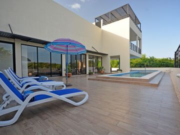 VIDA SERENA EN VILLA CONTEMPORÁNEA