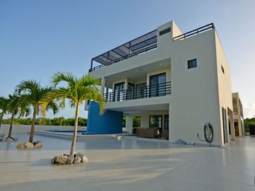 VIDA SERENA EN VILLA CONTEMPORÁNEA