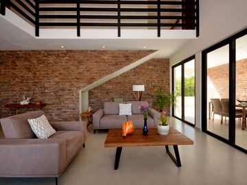 VIDA SERENA EN VILLA CONTEMPORÁNEA