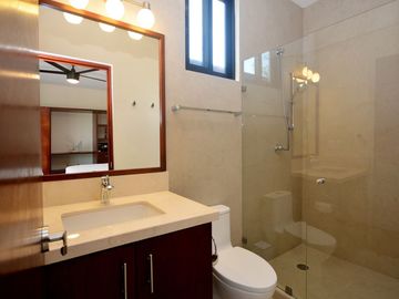 VIDA SERENA EN VILLA CONTEMPORÁNEA